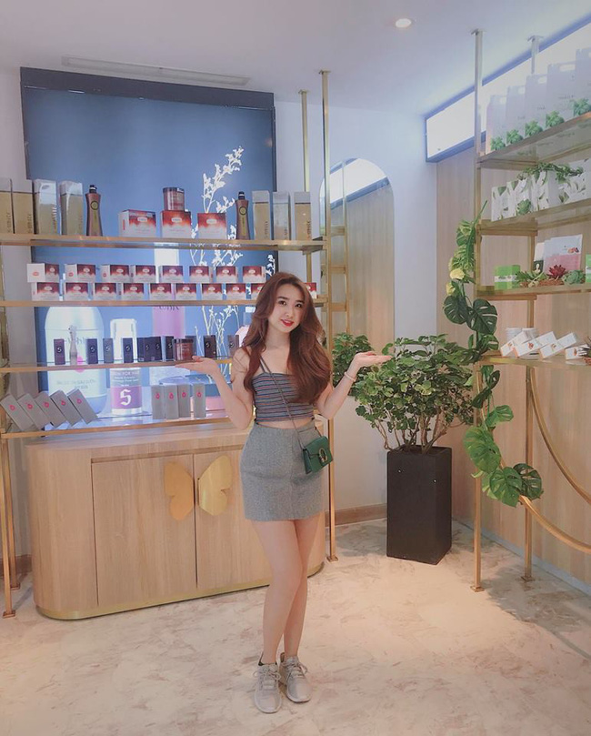 Cận cảnh nhan sắc và gia thế của Thanh Mèo - người yêu tin đồn của thủ môn Bùi Tiến Dũng đang làm MXH dậy sóng