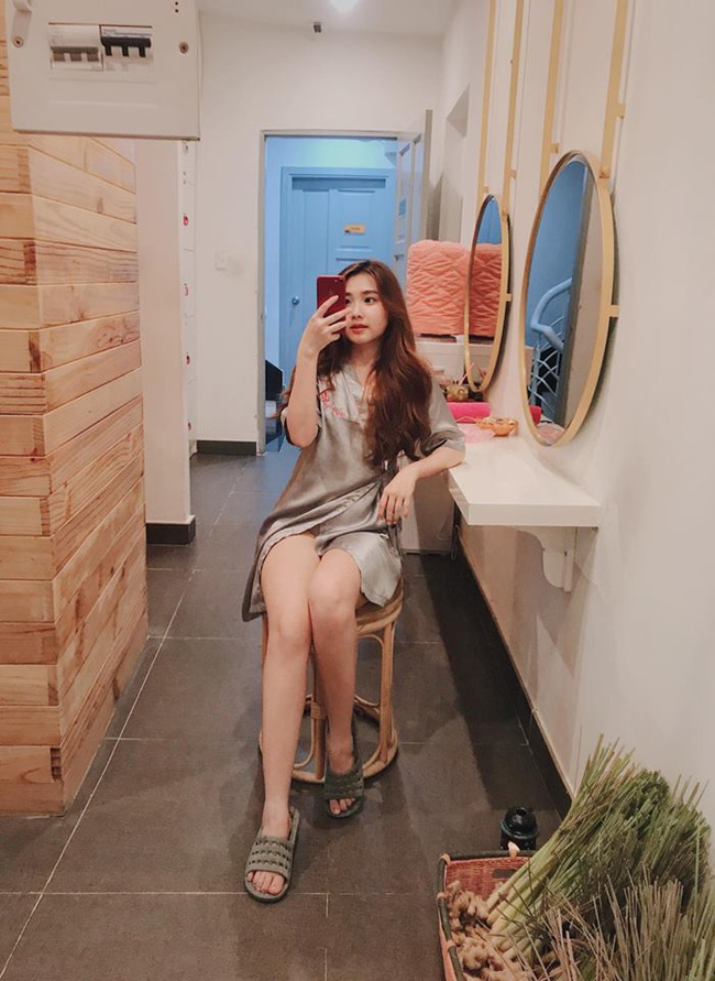 Cận cảnh nhan sắc và gia thế của Thanh Mèo - người yêu tin đồn của thủ môn Bùi Tiến Dũng đang làm MXH dậy sóng