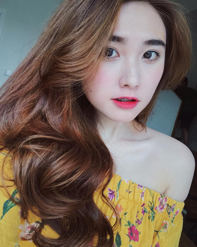 Cận cảnh nhan sắc và gia thế của Thanh Mèo - người yêu tin đồn của thủ môn Bùi Tiến Dũng đang làm MXH dậy sóng