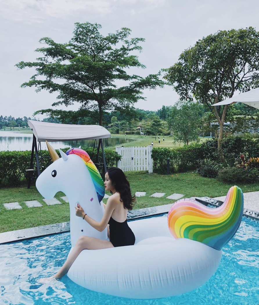 Bùi Tiến Dũng, Quang Hải, Hà Đức Chinh khoe ảnh nghỉ dưỡng sau giải đấu chất như Rich Kid mới nổi