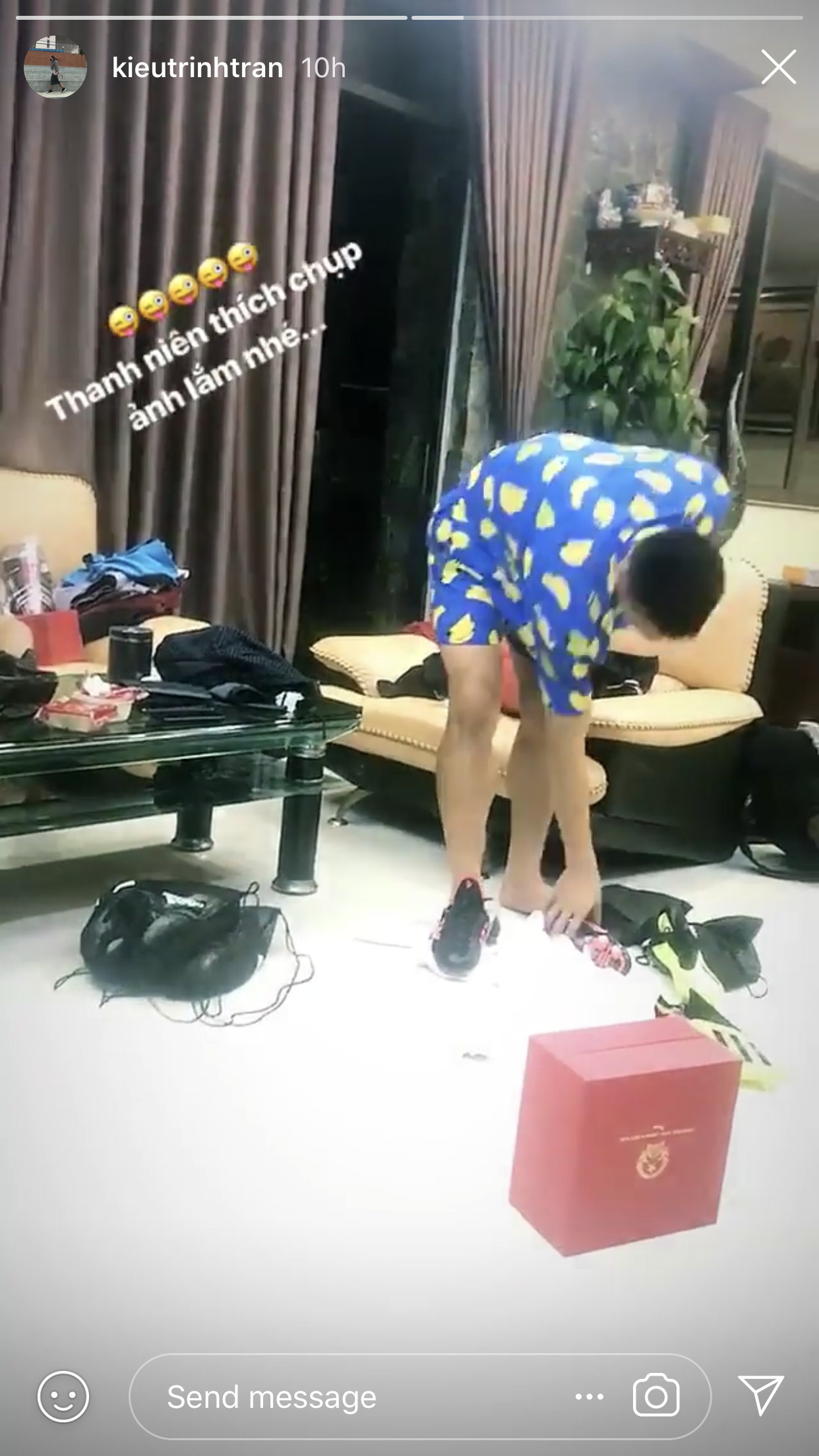 Bùi Tiến Dũng, Quang Hải, Hà Đức Chinh khoe ảnh nghỉ dưỡng sau giải đấu chất như Rich Kid mới nổi