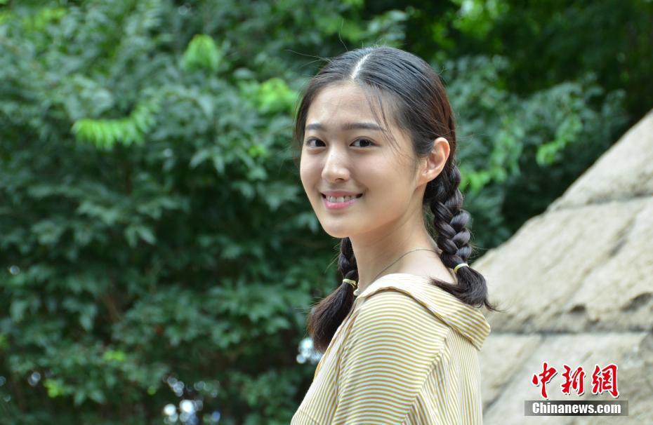 Chỉ 1 bức hình chụp tân sinh viên, lò đào tạo minh tinh châu Á lại khiến dân mạng phát cuồng vì quá nhiều trai xinh gái đẹp