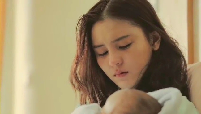 Vợ ngủ với sếp, chồng còn hào hứng quay lại clip để ép không cho ly hôn và âm mưu khủng khiếp phía sau