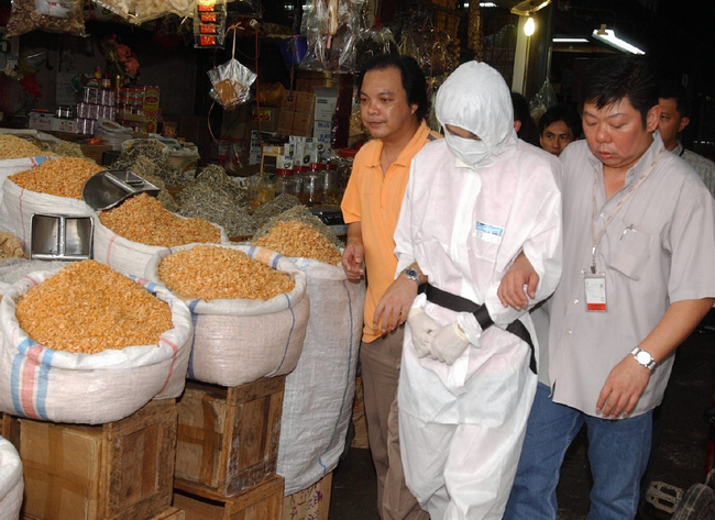 Thi thể bé gái 8 tuổi bọc trong 9 lớp nilon và tội ác man rợ của ông chú Malaysia khiến cả đảo quốc sư tử Singapore chấn động Thi thể bé gái 8 tuổi bọc trong 9 lớp nilon và tội ác man rợ của ông chú Malaysia khiến cả đảo quốc sư tử Singapore chấn động