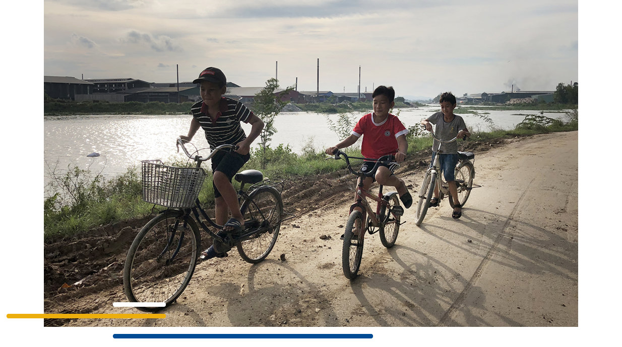 Mảnh ghép xã hội nhìn từ con đường đến trường