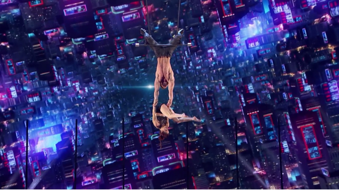 Americas Got Talent 2018: Thí sinh bán kết thẳng tay ném vợ mình xuống sàn rồi nhảy theo