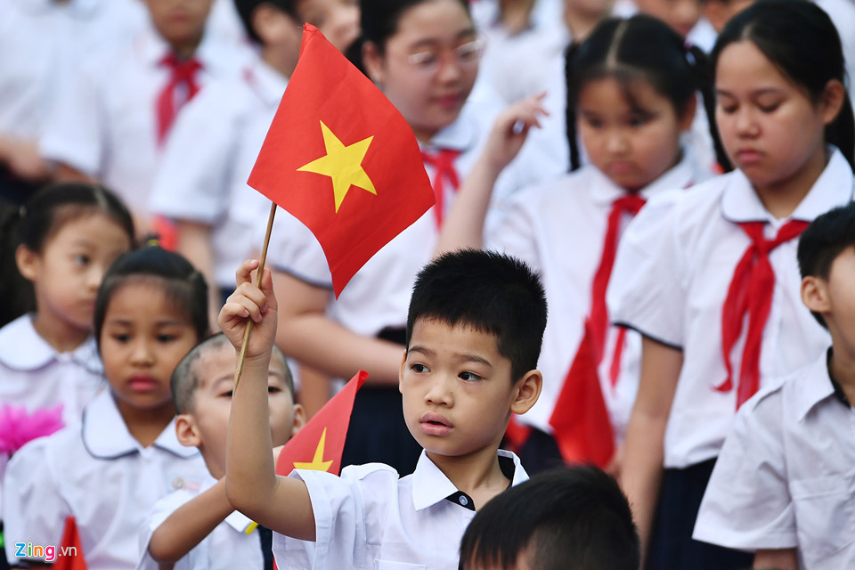 Khoảnh khắc hồn nhiên của học trò nhí ngày khai trường