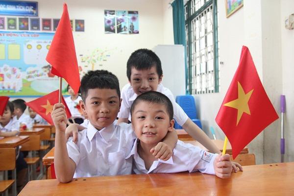 2 bé bị trao nhầm vào lớp 1: Nỗi lòng của người mẹ ngày khai giảng