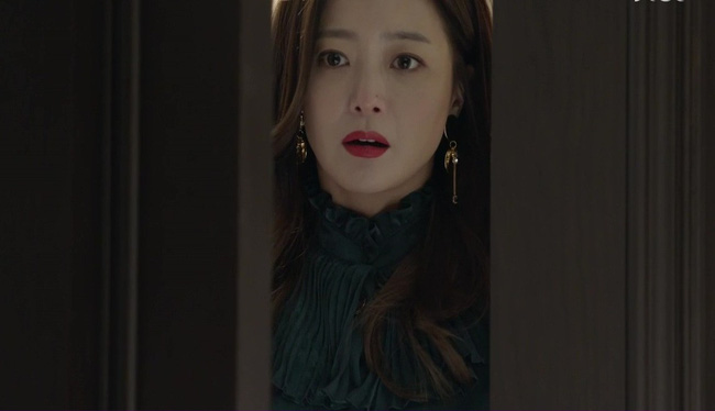 Chồng qua sửa mạng cho cô bạn thân vào đêm mưa gió, ba tháng sau vợ ngã ngửa khi biết tin động trời