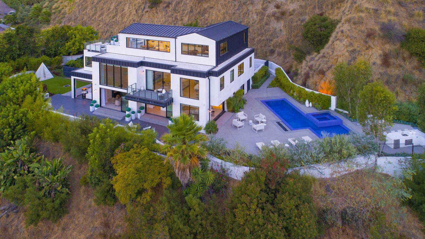 Để quên đi vụ sốc ma túy suýt chết, Demi Lovato bán luôn ngôi biệt thự siêu sang với giá 220 tỷ