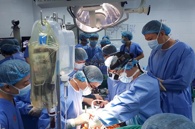 Kỹ sư xây dựng Hà Nội gặp nạn khi công tác ở đảo trong Nam, vợ nghẹn ngào hiến tạng chồng cứu 4 người xa lạ