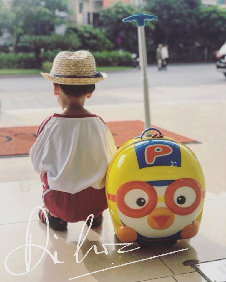 Sao Việt khoe ảnh đưa con yêu đi khai giảng năm học mới