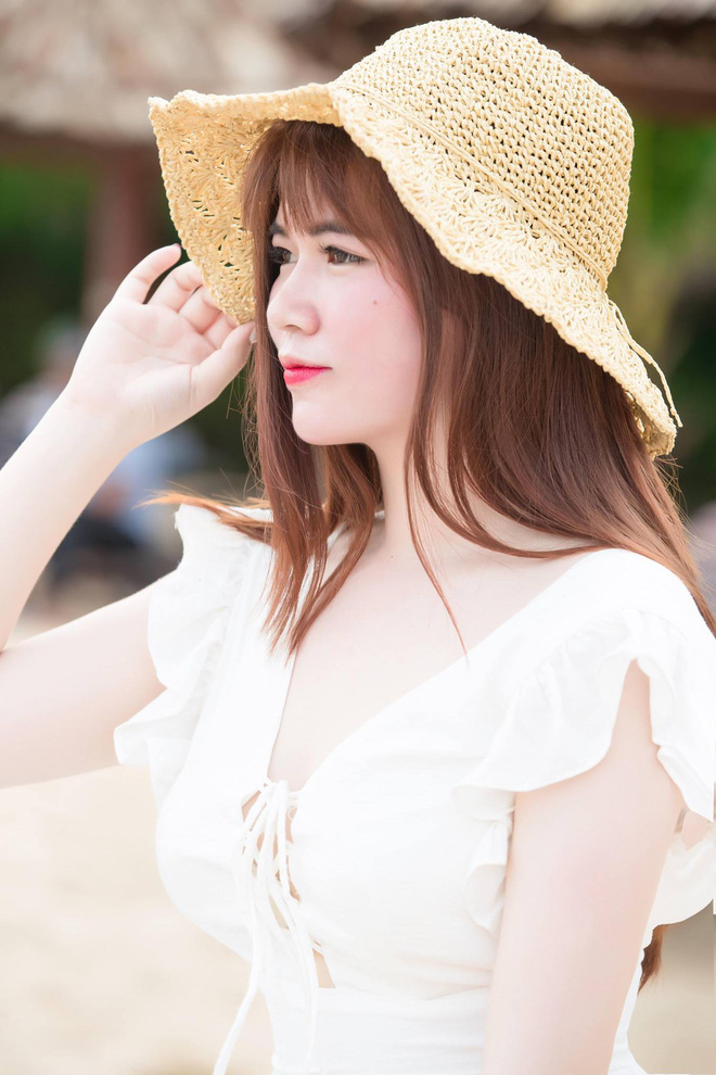 Lộ diện chị gái xinh đẹp, tài giỏi của Thanh Mèo - người yêu tin đồn thủ môn Bùi Tiến Dũng