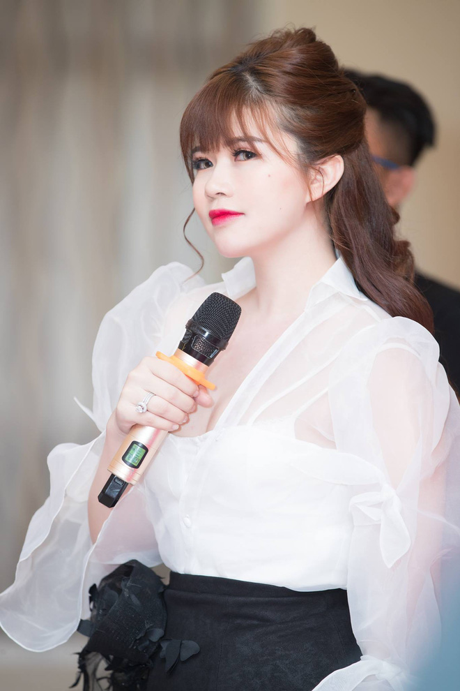 Lộ diện chị gái xinh đẹp, tài giỏi của Thanh Mèo - người yêu tin đồn thủ môn Bùi Tiến Dũng