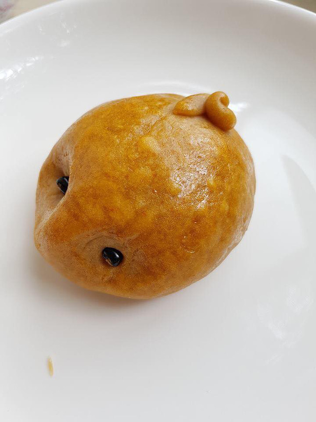 Những siêu phẩm bánh trung thu chứng minh có những người chỉ nên ngồi ăn chứ đừng nên vào bếp!