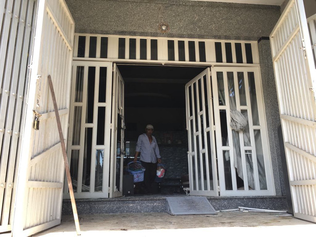 TP.HCM: Hiện trường vụ án mạng kinh hoàng, chồng giết vợ rồi ôm con gái 8 tháng tuổi định tự vẫn