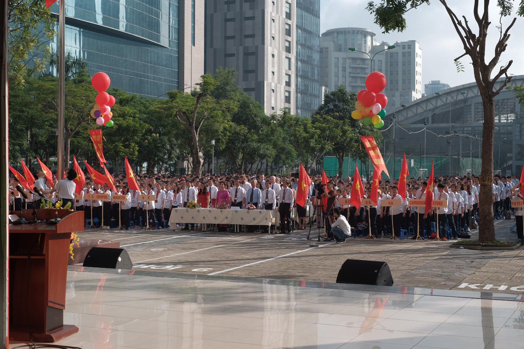 8x, 9x vào đây mà xem lễ khai giảng của 10x giờ chất và khác biệt như thế nào