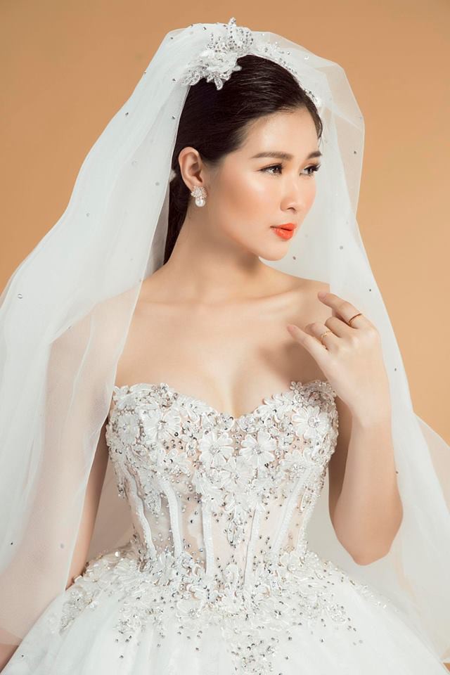 Mạc Anh Thư - Vợ Huy Khánh: Gã đàn ông của mình dan díu người đàn bà khác vẫn chấp nhận tha thứ bởi là tại mình chưa đủ tốt Mạc Anh Thư - Vợ Huy Khánh: Gã đàn ông của mình dan díu người đàn bà khác vẫn chấp nhận tha thứ bởi là tại mình chưa đủ tốt