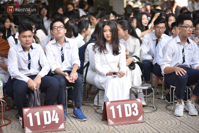 Tiết mục nhảy khai giảng dẻo đến mức con gái cũng phải ghen tỵ của nam sinh trường Trần Phú