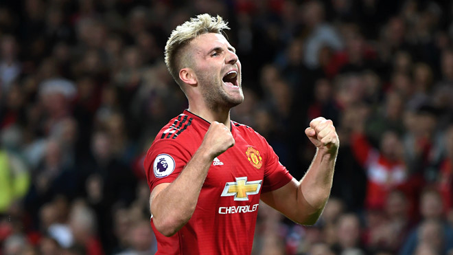 Đánh bại Pogba, Luke Shaw khép lại một tháng thần kỳ cùng MU