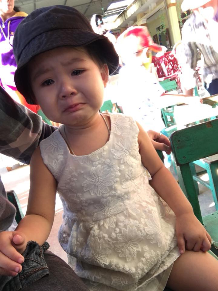 Chùm ảnh: Giọt nước mắt bỡ ngỡ và những biểu cảm khó đỡ của các em nhỏ trong ngày khai giảng