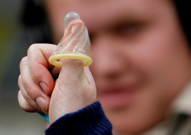 4 trường trung học Mỹ phát bao cao su miễn phí cho học sinh