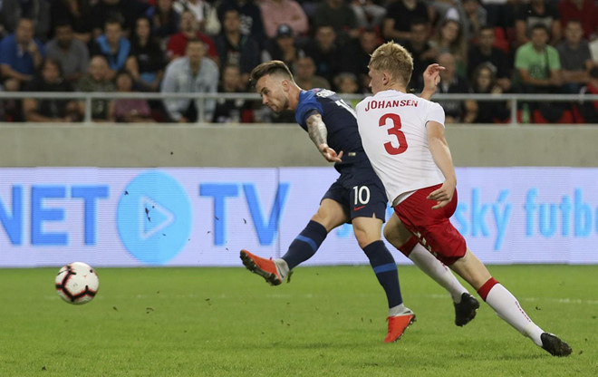 Tuyển Đan Mạch đưa sinh viên, nhân viên bán hàng vào đá với Slovakia