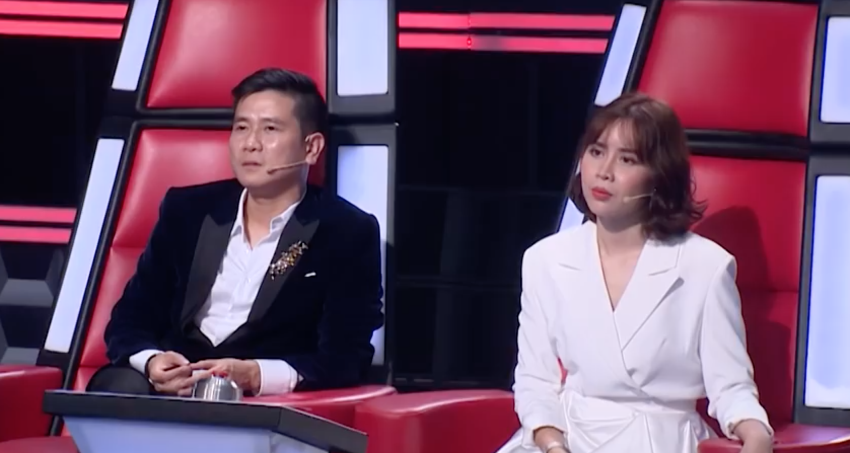 Giọng hát Việt nhí tập 1: Vũ Cát Tường chặt chém Bảo Anh không thương tiếc trên ghế nóng Giọng hát Việt nhí tập 1: Vũ Cát Tường chặt chém Bảo Anh không thương tiếc trên ghế nóng