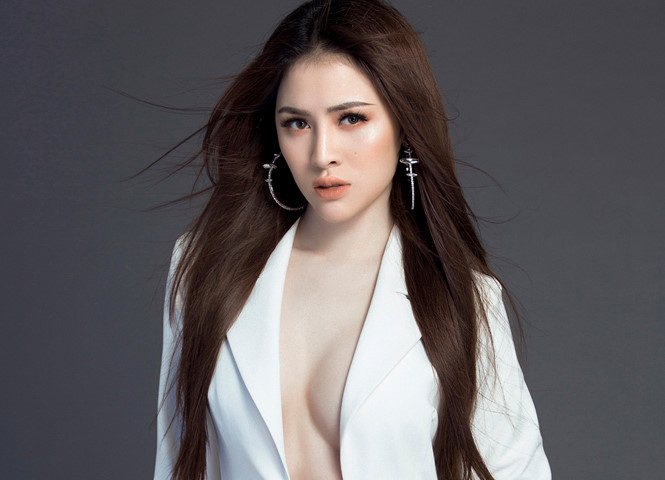 Thư Dung bị tước danh hiệu vì chụp ảnh phản cảm tại tuyệt tình cốc Đà Lạt