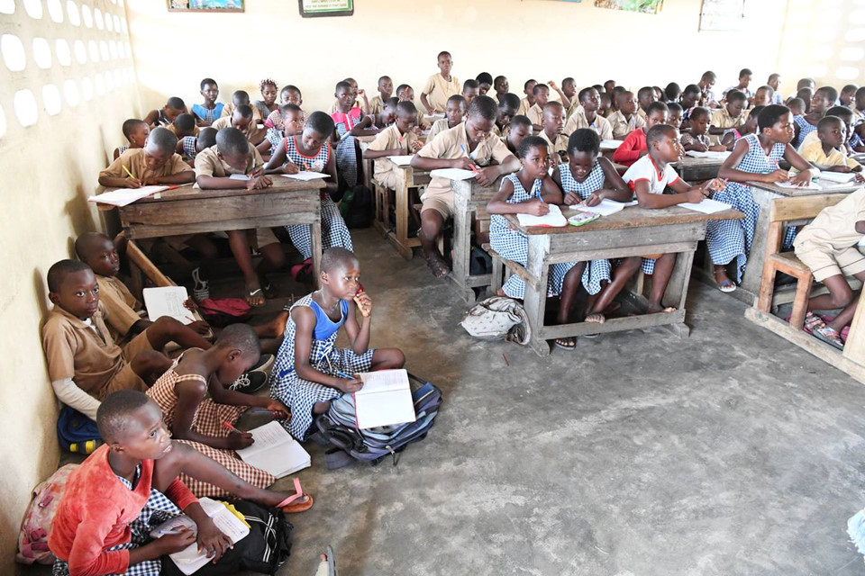 Khai giảng của trẻ em ở những nơi nghèo nhất thế giới