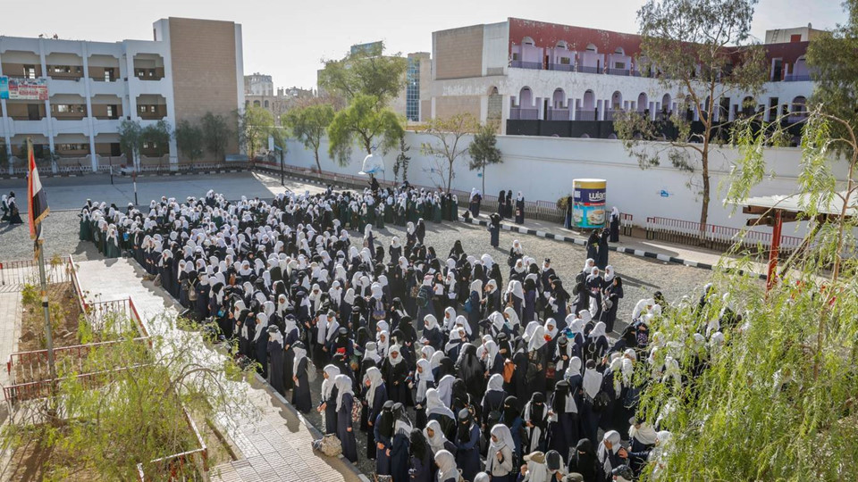 Khai giảng của trẻ em ở những nơi nghèo nhất thế giới