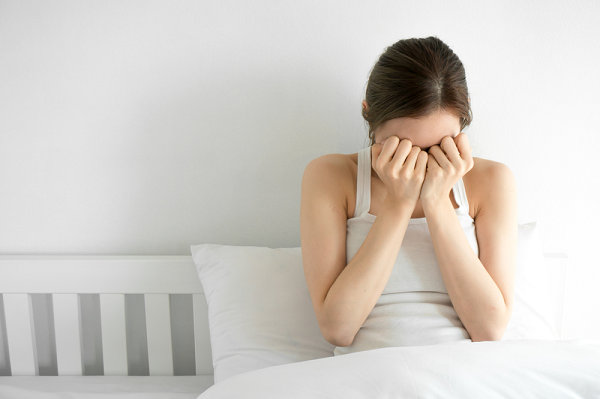 Khi tìm thấy chiếc hộp trái tim mà chồng gìn giữ cẩn thận, tôi bàng hoàng với những thứ chứa bên trong đó