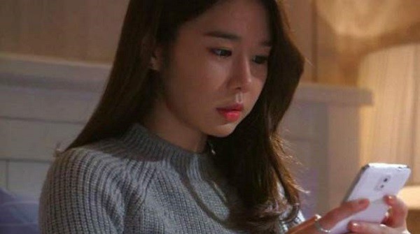 Phát hiện người yêu cũ của chồng bị bệnh, vợ đề nghị giúp đỡ thì chồng phản ứng thế này Phát hiện người yêu cũ của chồng bị bệnh, vợ đề nghị giúp đỡ thì chồng phản ứng thế này