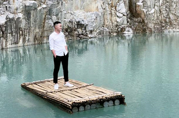 9X điều hành á hậu, diễn viên bán dâm nghìn đô từng chạy GrabBike