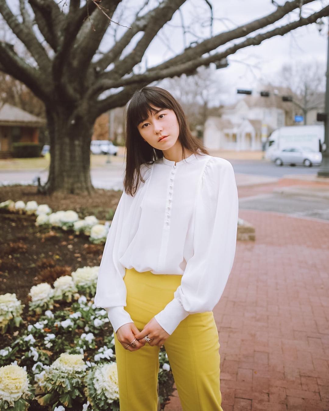 Tủ đồ mùa thu của các nàng sao có thể thiếu 4 mẫu áo blouse tay dài điệu đà, tuyệt xinh này