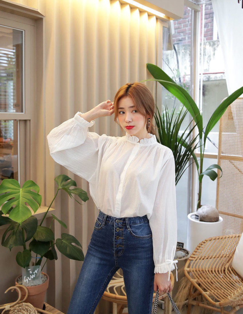 Tủ đồ mùa thu của các nàng sao có thể thiếu 4 mẫu áo blouse tay dài điệu đà, tuyệt xinh này
