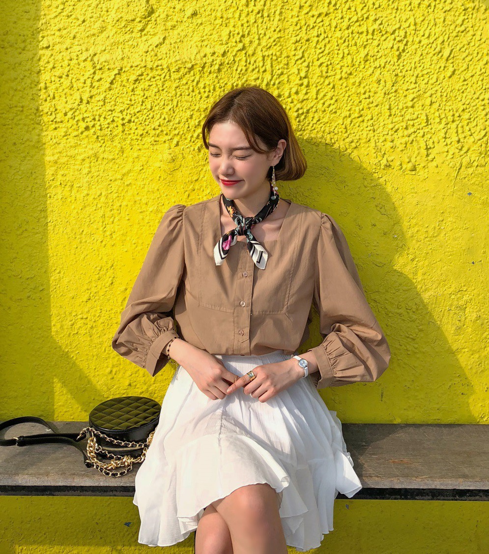 Tủ đồ mùa thu của các nàng sao có thể thiếu 4 mẫu áo blouse tay dài điệu đà, tuyệt xinh này