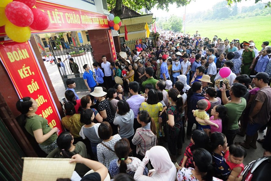 Bỏ thu tiền trái tuyến, phụ huynh lại lo thu tiền tự nguyện