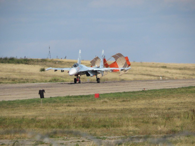 Cảnh tượng hiếm gặp tại sân bay thử nghiệm của Nga