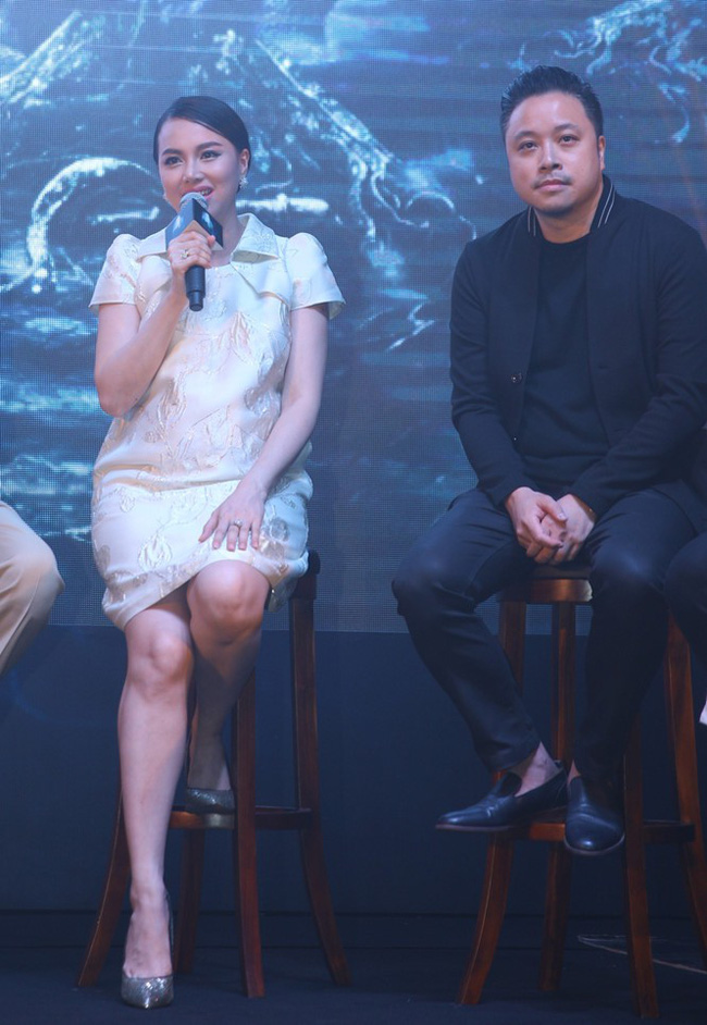 Đinh Ngọc Diệp bất ngờ xuất hiện với bụng bầu 8 tháng sau 2 năm rưỡi kết hôn Đinh Ngọc Diệp bất ngờ xuất hiện với bụng bầu 8 tháng sau 2 năm rưỡi kết hôn