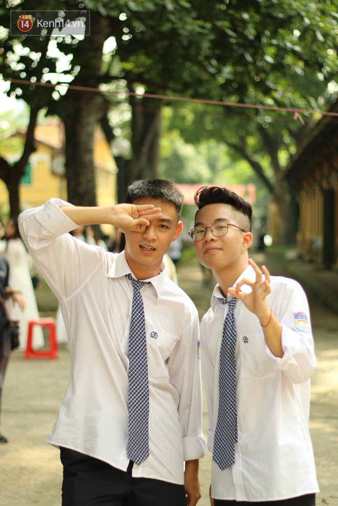 Đâu thua kém dàn nữ sinh, con trai 10x bây giờ cực duyên nhé!