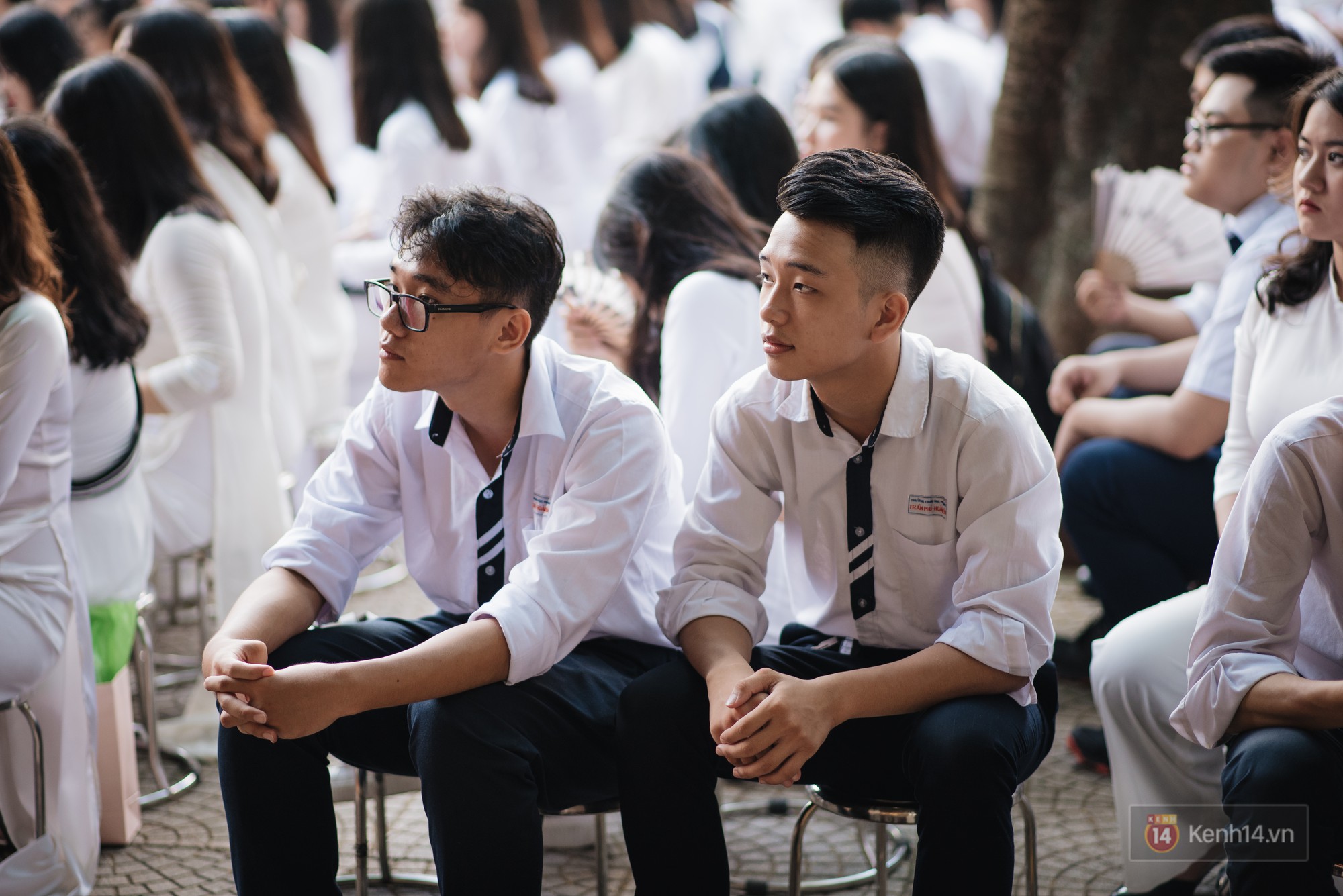 Đâu thua kém dàn nữ sinh, con trai 10x bây giờ cực duyên nhé!