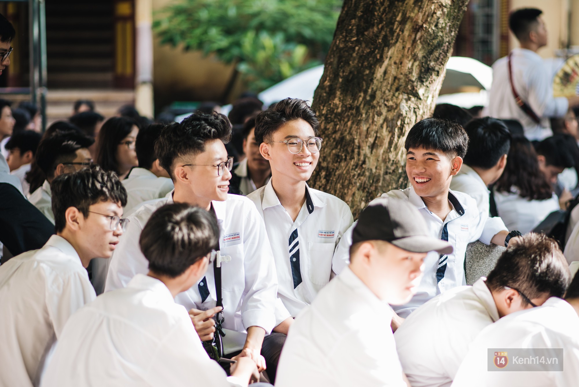 Đâu thua kém dàn nữ sinh, con trai 10x bây giờ cực duyên nhé!