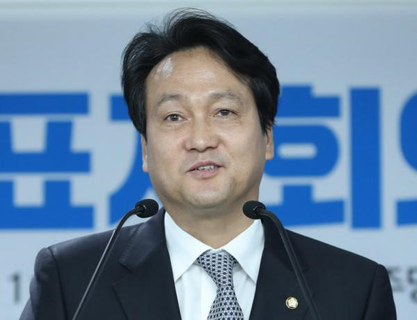 Sau Son Heung-min, chính trị gia đề nghị miễn nhập ngũ cho sao Kpop