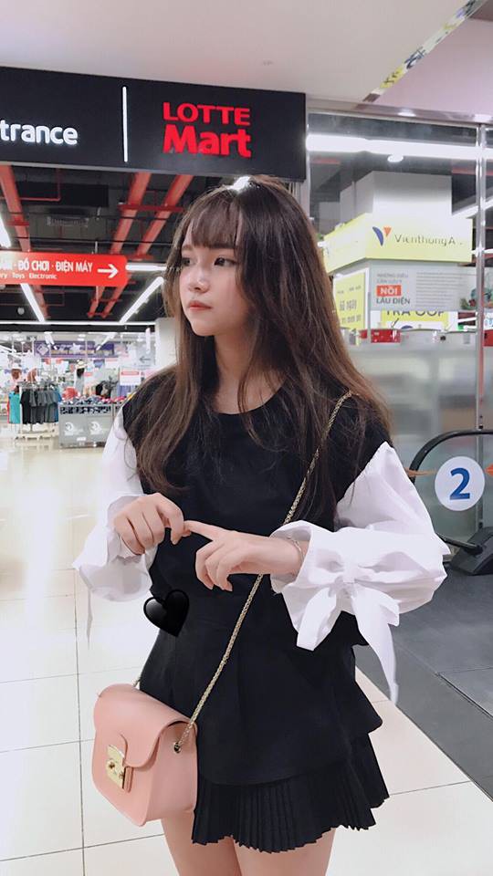 Nữ game thủ Gia Lai sinh năm 1998 sở hữu vẻ đẹp mong manh khả ái