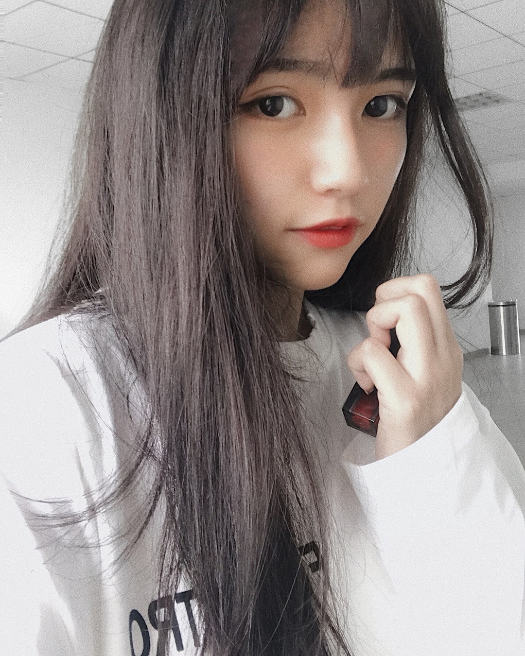 Nữ game thủ Gia Lai sinh năm 1998 sở hữu vẻ đẹp mong manh khả ái