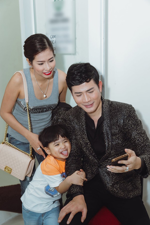 Quách Thành Danh: Âm thầm cưới vợ kém 8 tuổi, đẻ 4 con, xây biệt thự 22 tỷ