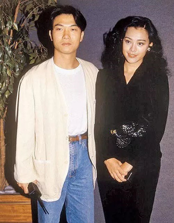 Bị chồng bỏ vì đã có con mà vẫn ham đóng phim người lớn, nàng Á hậu tái hôn với đại gia nghìn tỷ, được nâng niu như bà hoàng