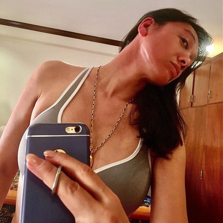 Bị chồng bỏ vì đã có con mà vẫn ham đóng phim người lớn, nàng Á hậu tái hôn với đại gia nghìn tỷ, được nâng niu như bà hoàng