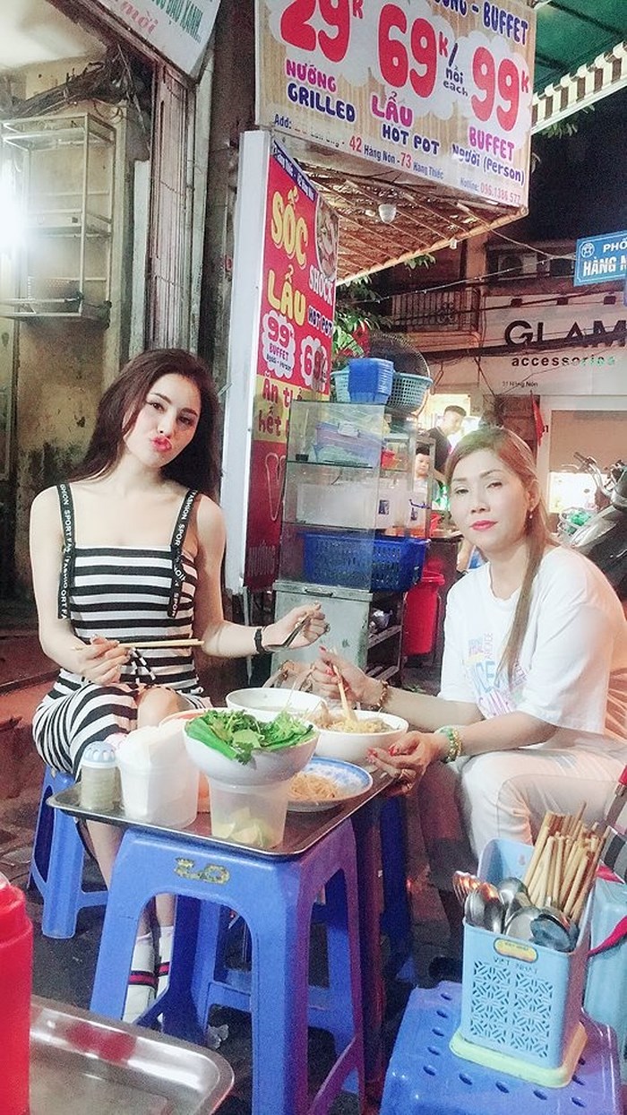 Á hậu Thư Dung làm gì giữa tin đồn bị bắt vì mua bán dâm?